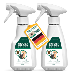 Zwei Flaschen Silberkraft Hund & Katze Milbenspray mit grün-weißer Etikettierung. Ein Anhänger mit der Aufschrift „Stoppt den Befall – Schnell & Effektiv“ sowie einer Deutschlandflagge weist auf die Herstellung in Deutschland hin. Das Spray bietet Sofort- und Langzeitschutz gegen Milben und ist sicher in der Anwendung.